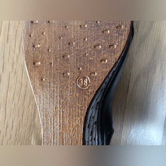 NWOT V Italia Leather Slingback Wedge Sandals size 7 US, 38 EU - Picture 5 of 5